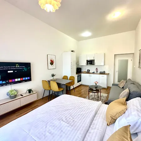1 Center Elegant 2br With Panoramic Museum View And King Bed *