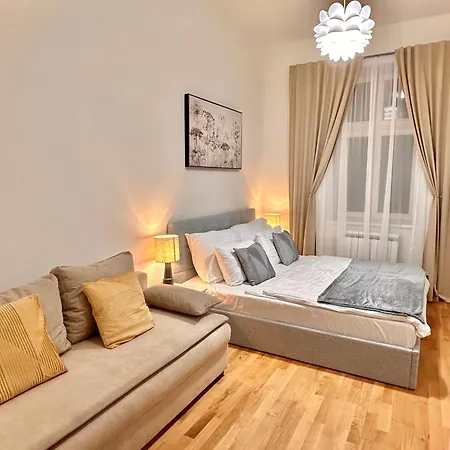 1 Center Elegant 2br With Panoramic Museum View And King Bed Appartamento