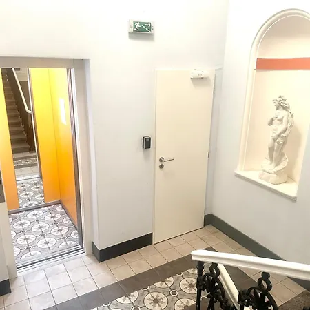 1 Center Elegant 2br With Panoramic Museum View And King Bed Appartamento *