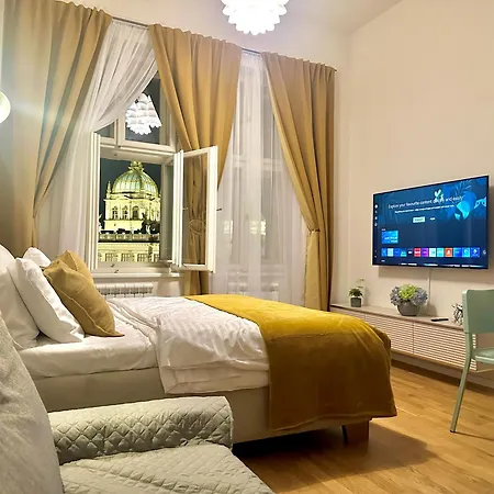 Modern 2 Bed-room In 1 With Stunning National Museum View Apartment