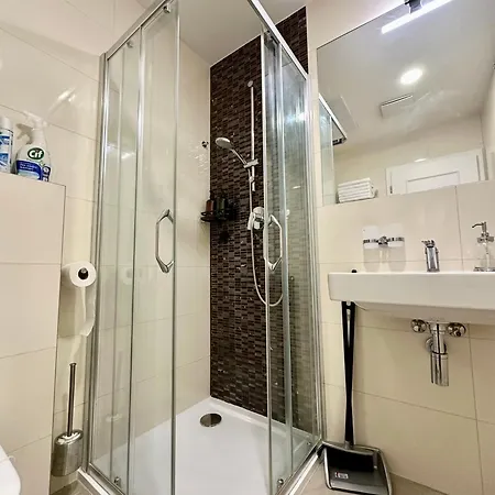 Modern 2 Bed-room In 1 With Stunning National Museum View Apartment