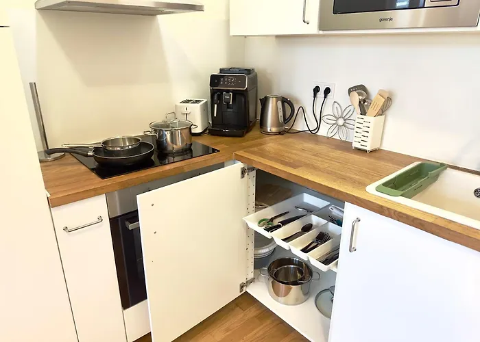 1 Center Elegant 2br With Panoramic Museum View And King Bed Apartman