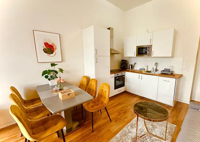 Apartment 1 Center Elegant 2br With Panoramic Museum View And King Bed Prague